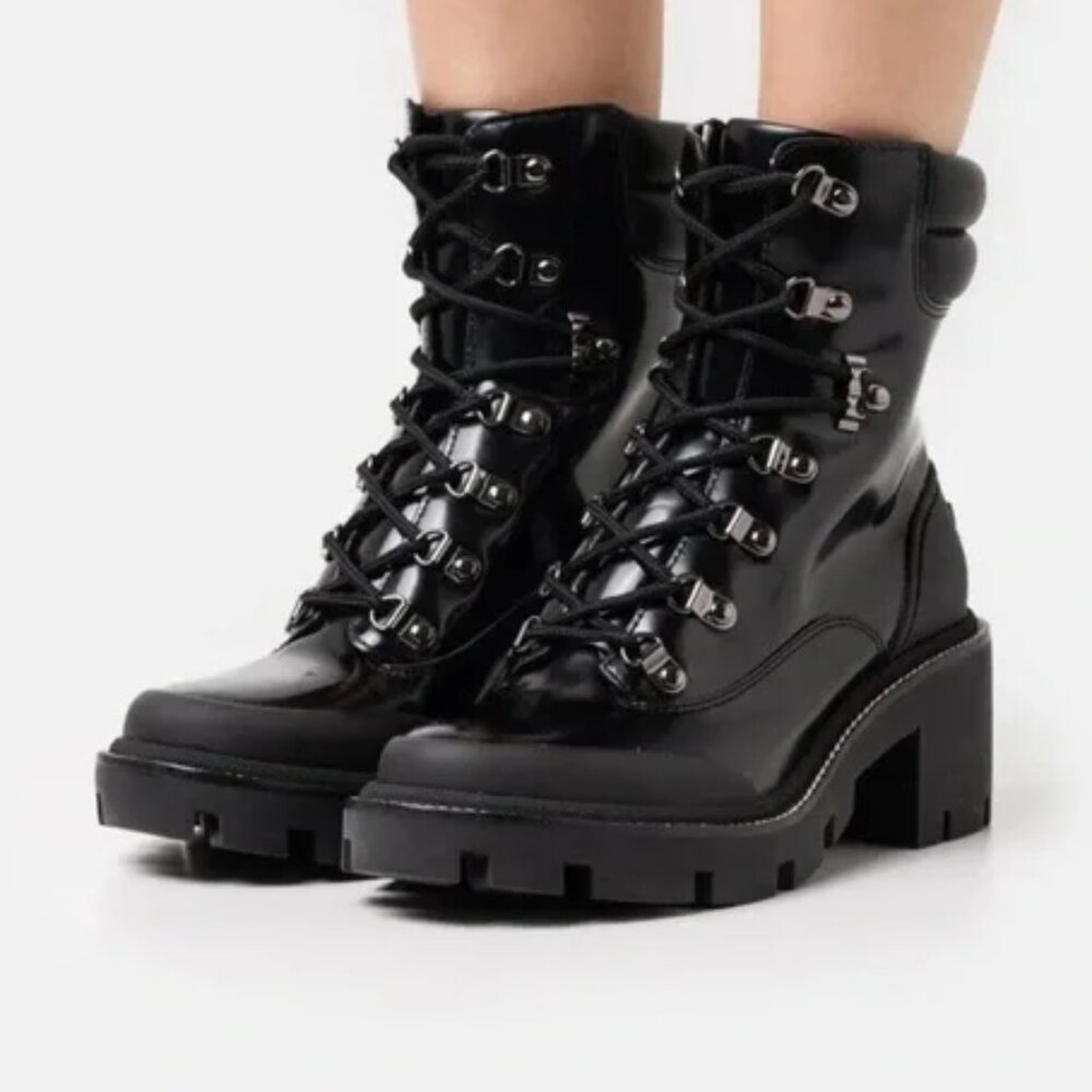 Tory Burch Black Leather Lug-Sole Hiker Boots. Sz: 5.5